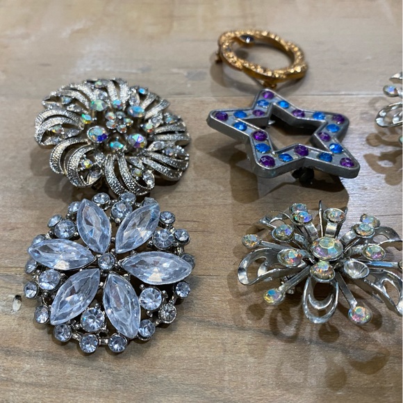 6 fun unique rhinestone pearl silver gold brooches - Picture 11 of 11